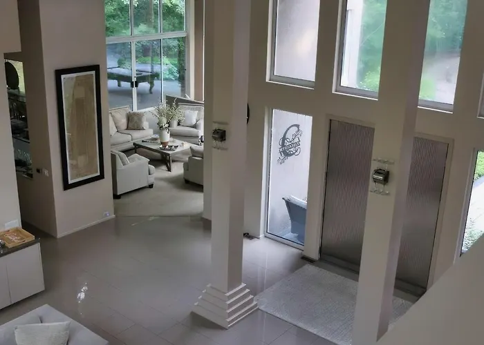 Holiday home Stunning House - Cozy & Elegant